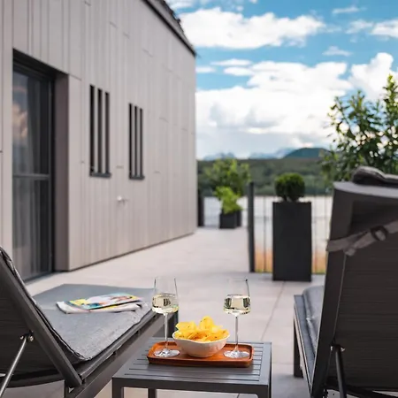 Seegefluester Villa *